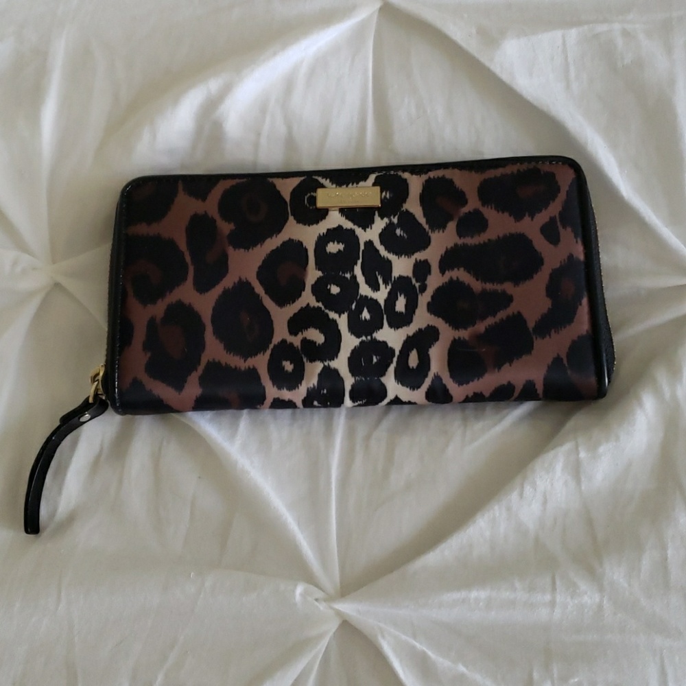 A Kate spade wallet